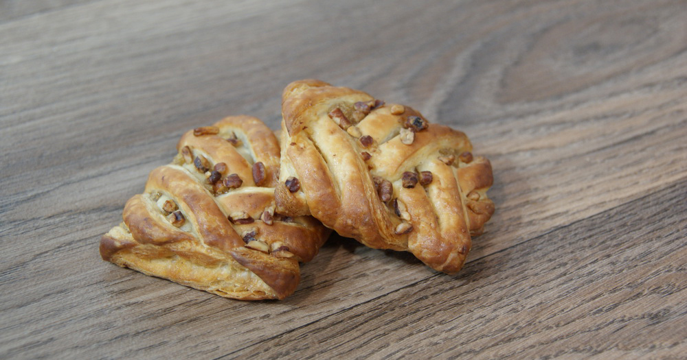 Mini maple & pecan twist