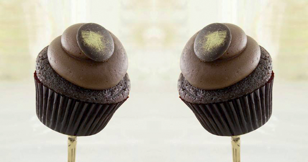 Cupcake chocolate on chocolate